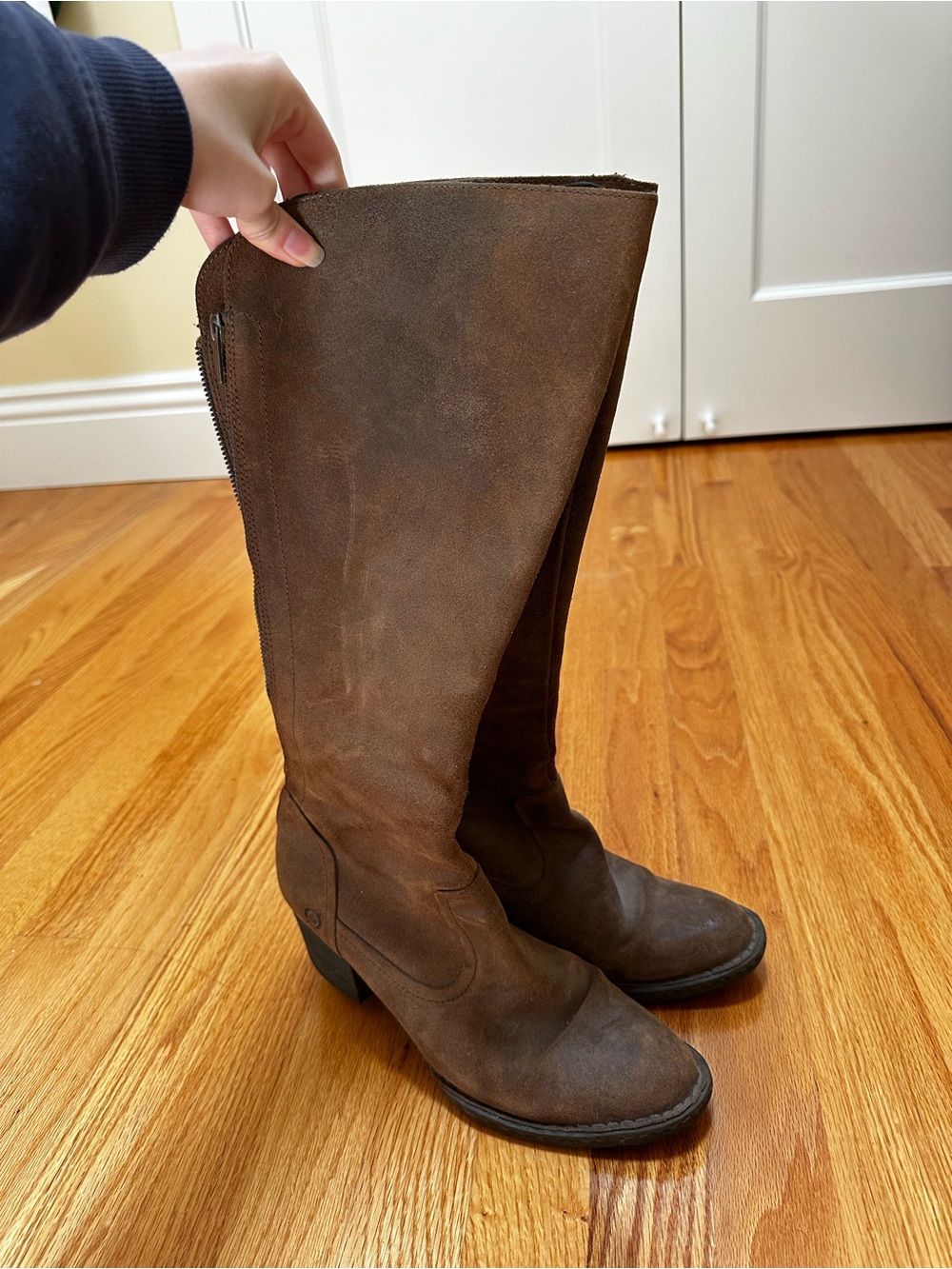 Born Women's Knee-High Brown Suede Boots size 8.5/40